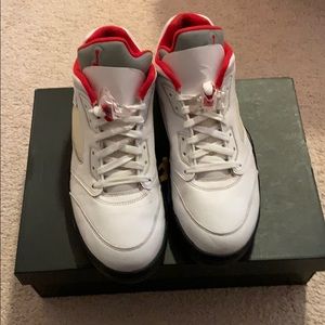 Jordan V Low “Fire Red” Golf Shoe Used